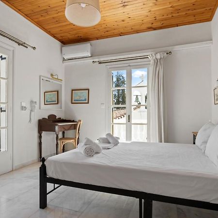 Villa Kalomira Spetses Town Exterior photo