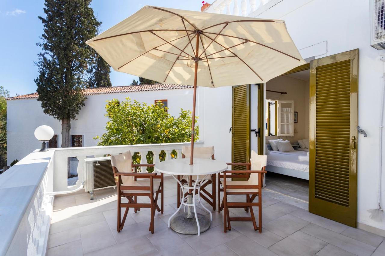 Villa Kalomira Spetses Town Exterior photo