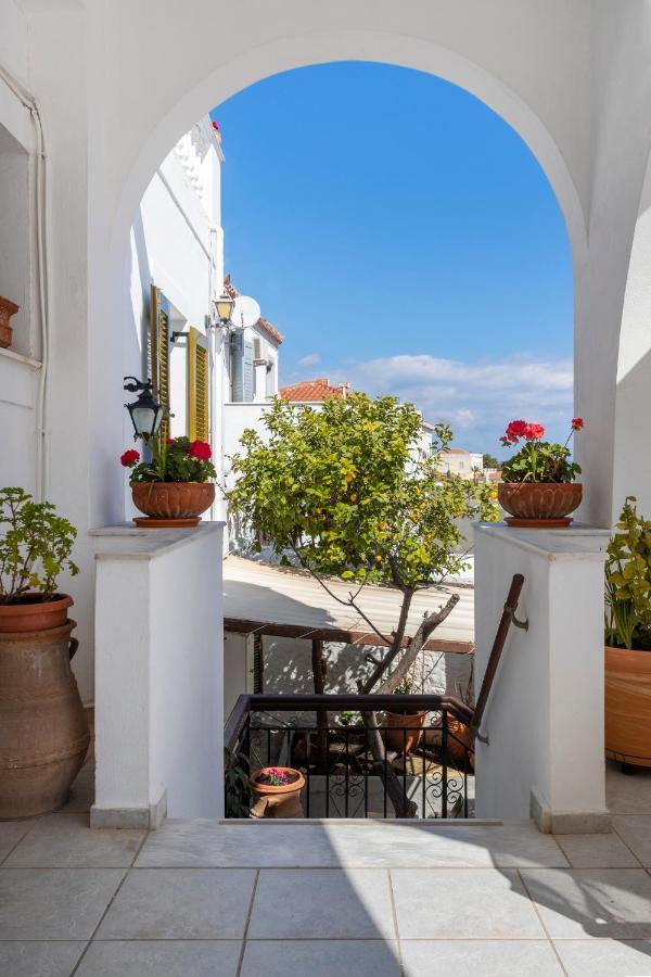 Villa Kalomira Spetses Town Exterior photo